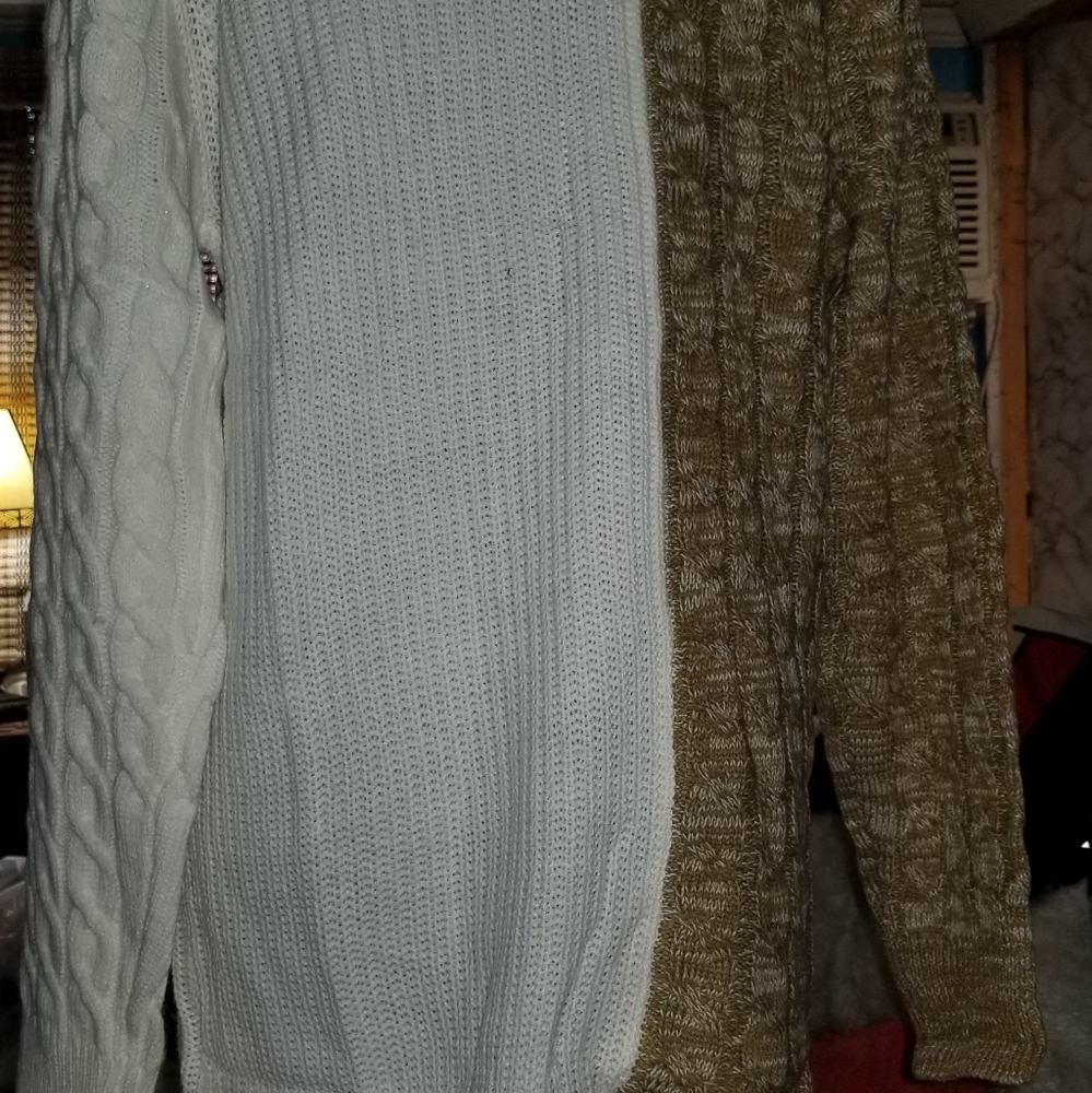 Sweater - Picture 4 of 6